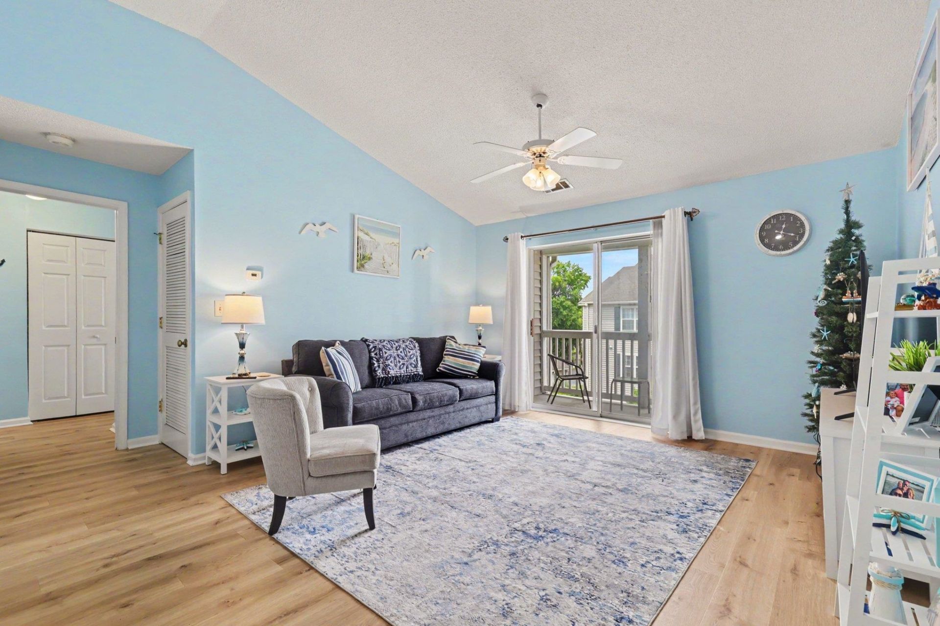 3795 Hitchcock Way Photo 5