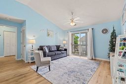 3795 Hitchcock Way photo 4