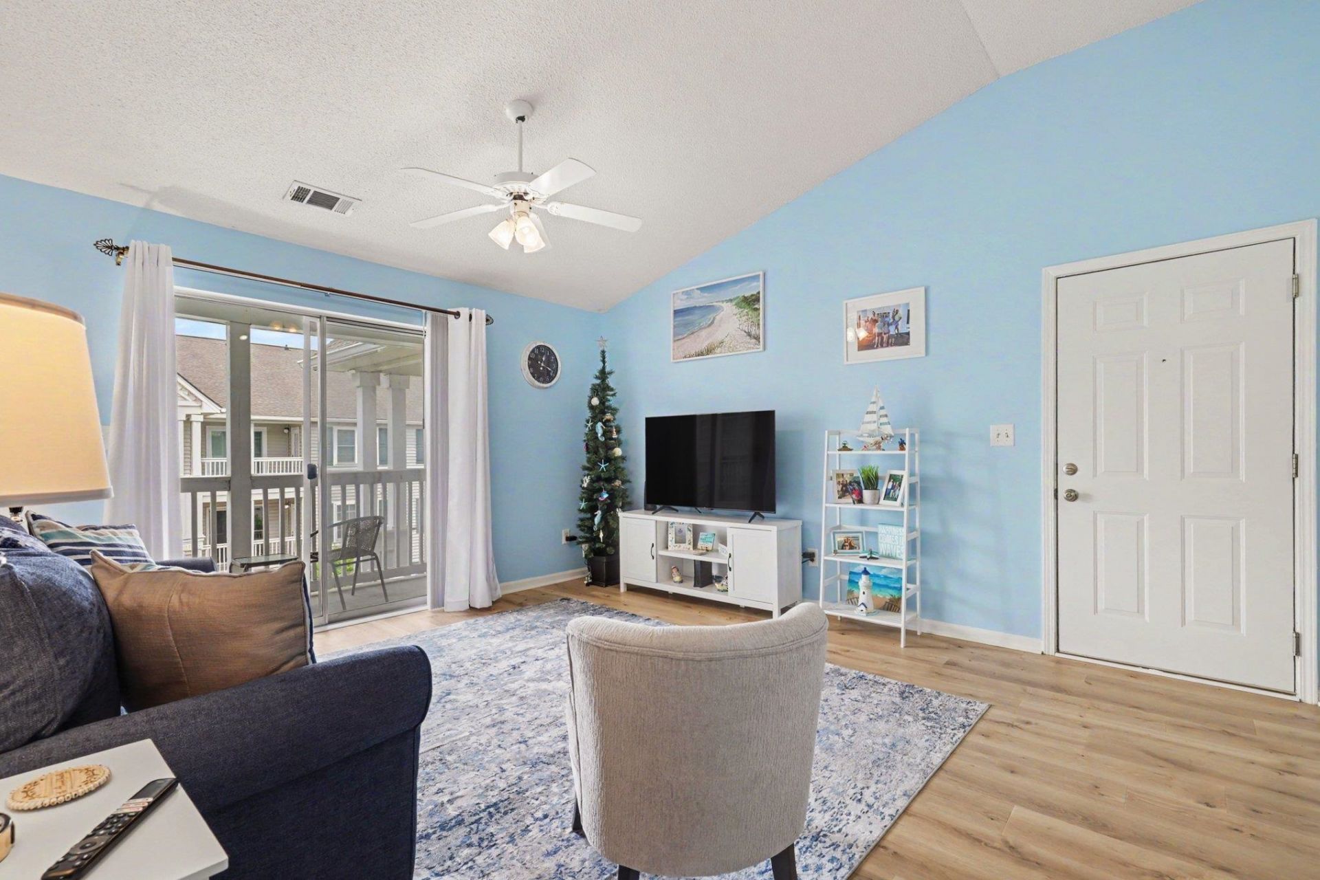3795 Hitchcock Way Photo 8