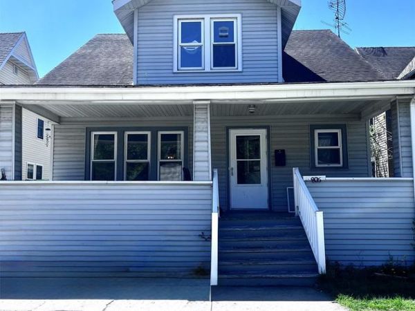 806 Main Street, Reedsburg, WI 53959