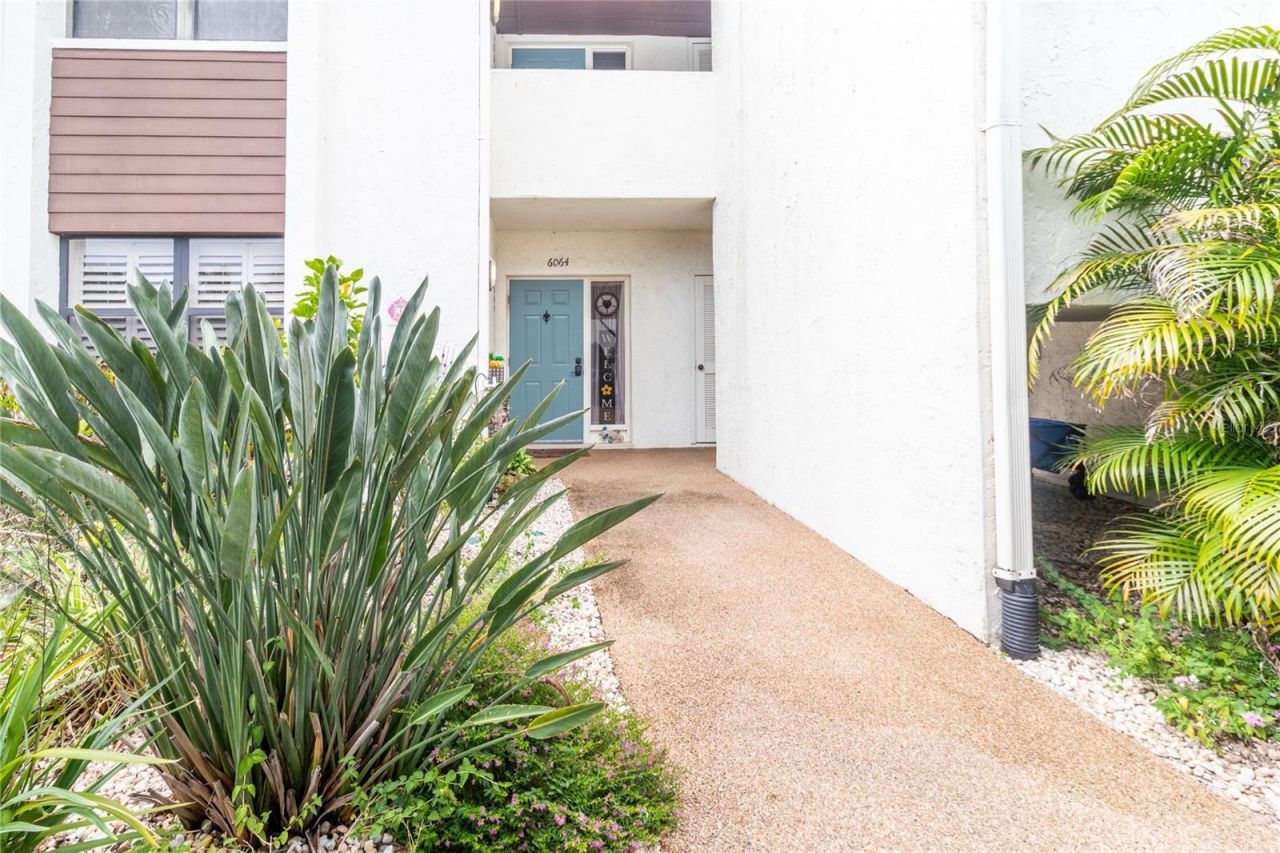 6064 Fairway Lane, Unit 1512, Bradenton, FL 34210 Photo