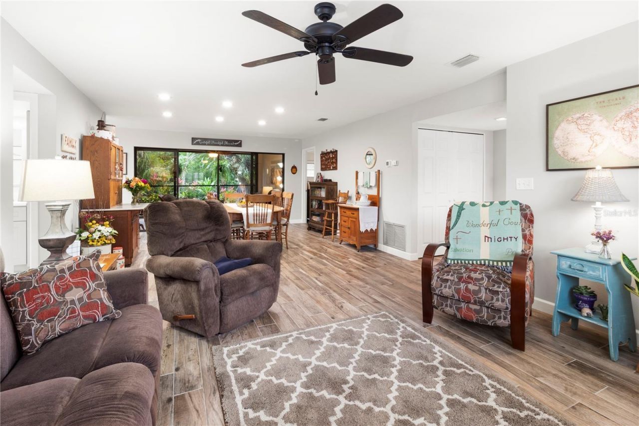 6064 Fairway Lane, Unit 1512, Bradenton, FL 34210 Photo
