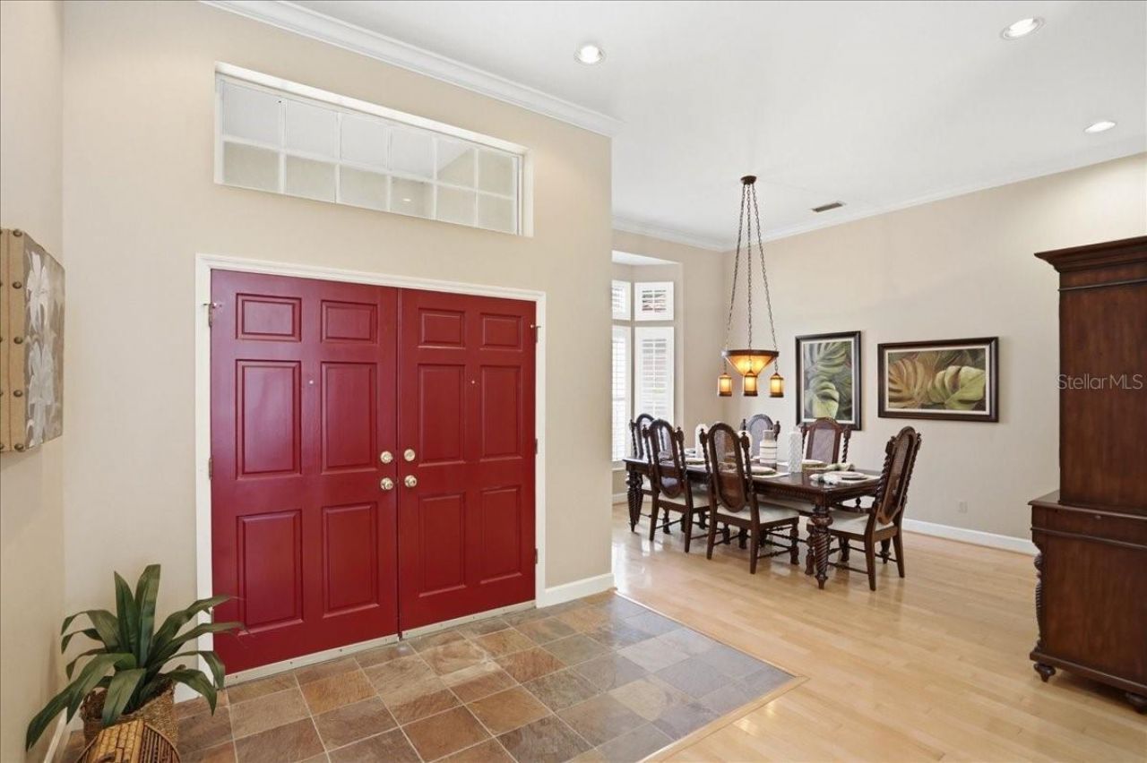 860 Sand Pine Drive Ne, Saint Petersburg, FL 33703 Photo