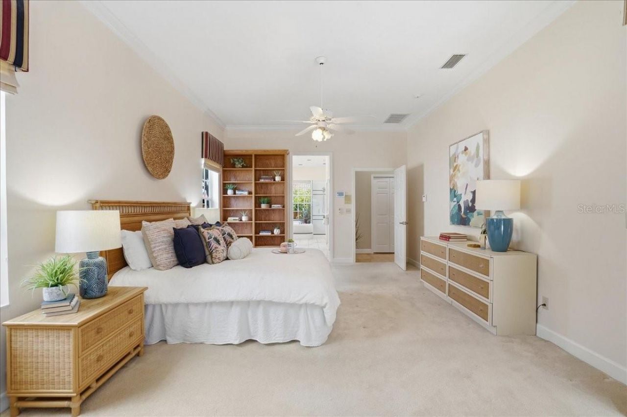 860 Sand Pine Drive Ne, Saint Petersburg, FL 33703 Photo