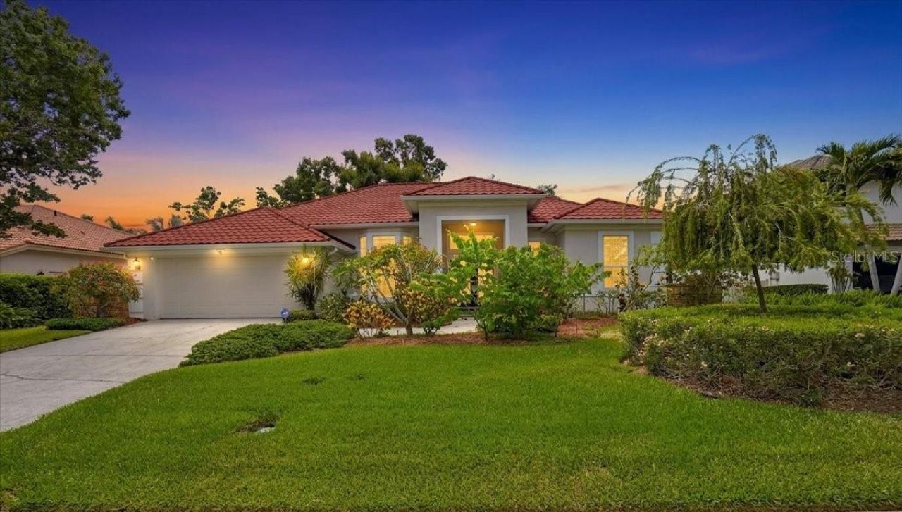 860 Sand Pine Drive Ne, Saint Petersburg, FL 33703 Photo