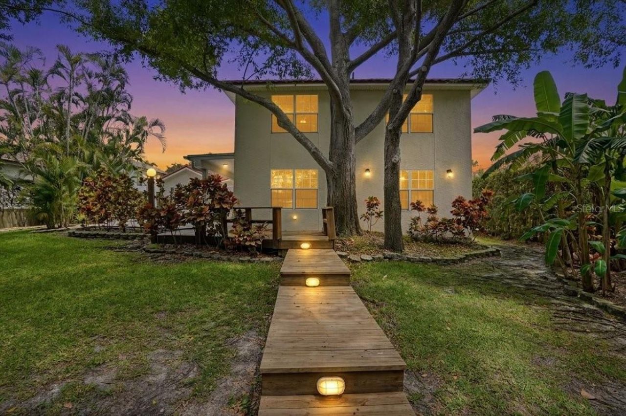 860 Sand Pine Drive Ne, Saint Petersburg, FL 33703 Photo