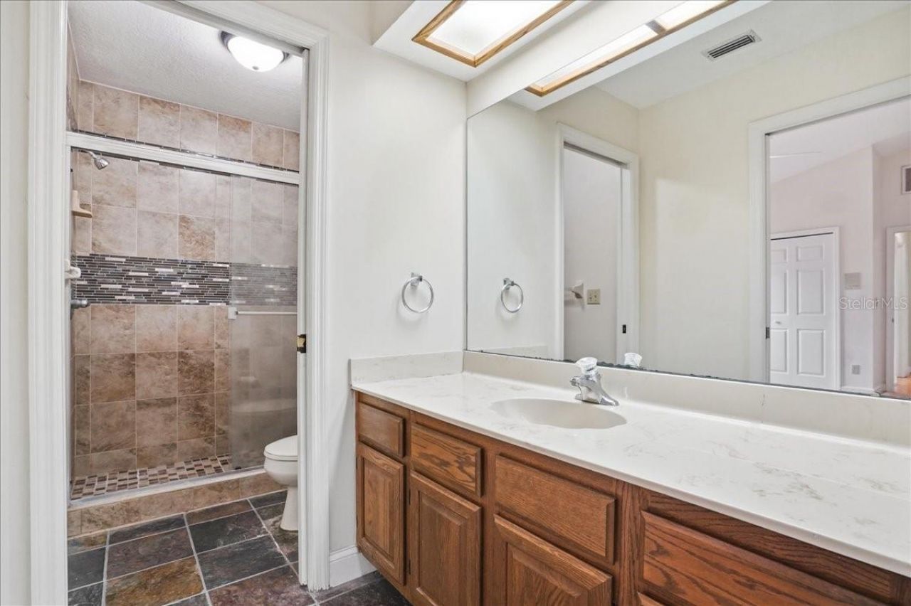 860 Sand Pine Drive Ne, Saint Petersburg, FL 33703 Photo