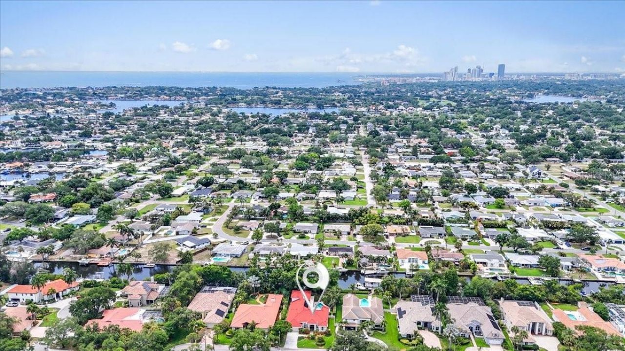 860 Sand Pine Drive Ne, Saint Petersburg, FL 33703 Photo