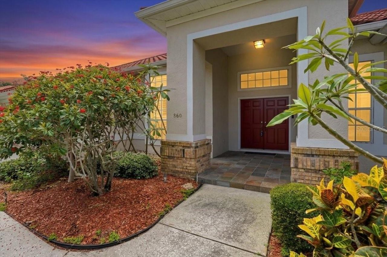 860 Sand Pine Drive Ne, Saint Petersburg, FL 33703 Photo