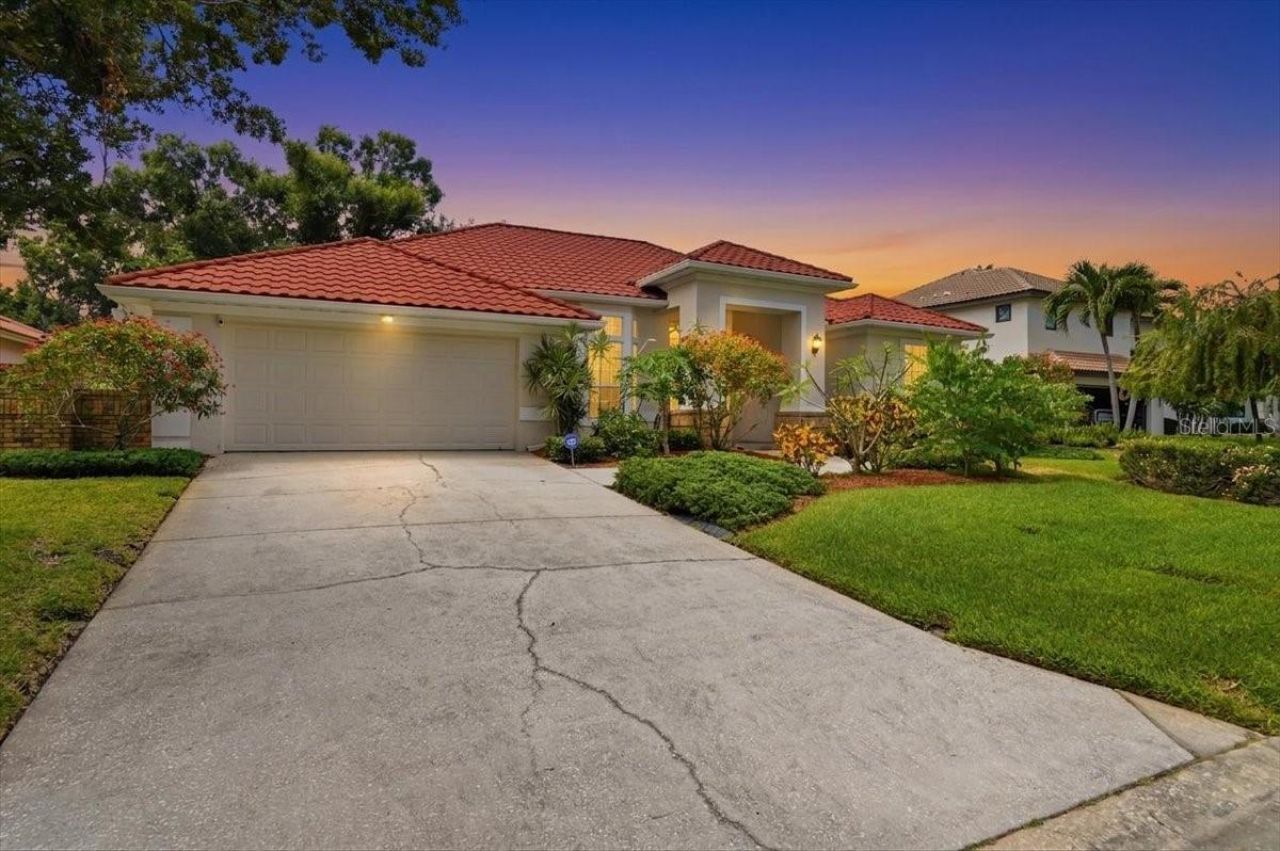 860 Sand Pine Drive Ne, Saint Petersburg, FL 33703 Photo