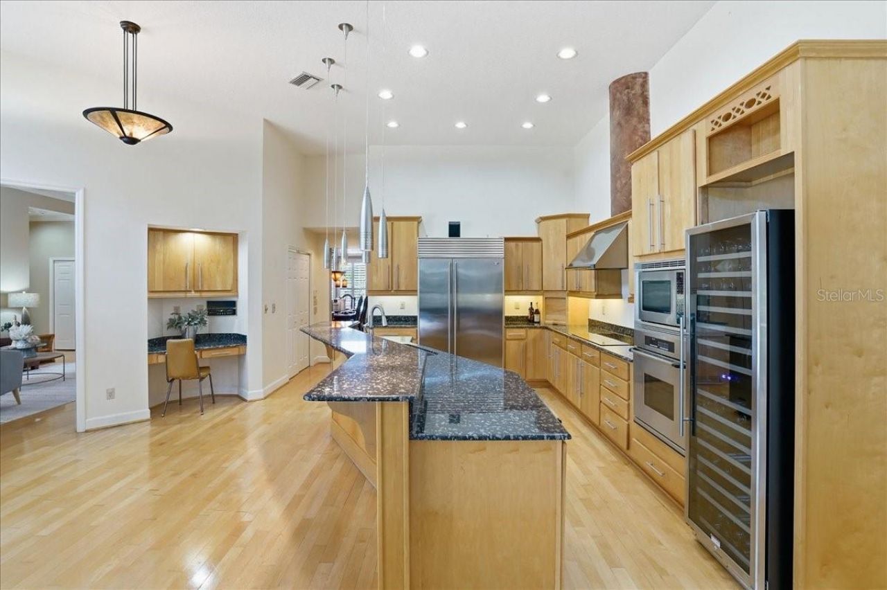860 Sand Pine Drive Ne, Saint Petersburg, FL 33703 Photo