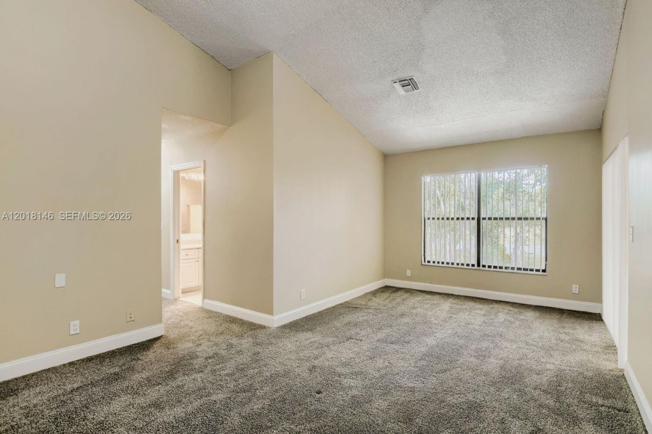 8515 NW 83rd St, Tamarac, FL 33321 Photo
