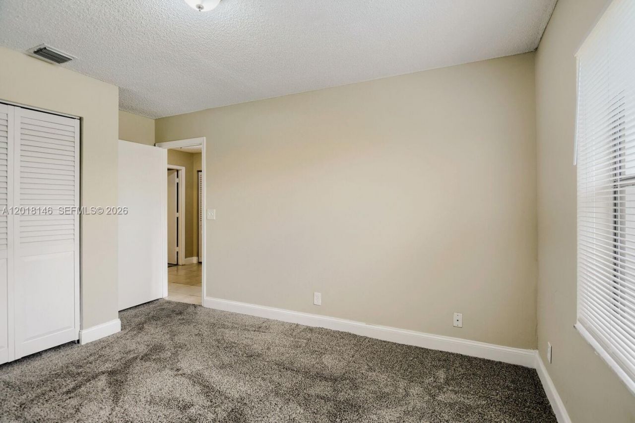 8515 NW 83rd St, Tamarac, FL 33321 Photo