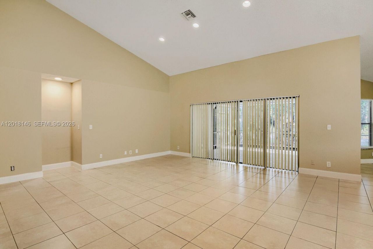 8515 NW 83rd St, Tamarac, FL 33321 Photo
