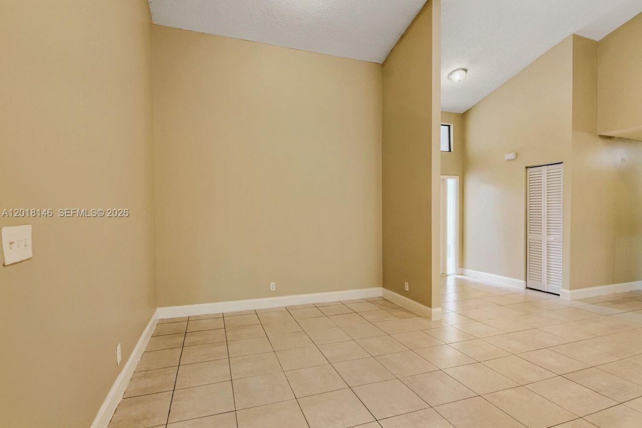 8515 NW 83rd St, Tamarac, FL 33321 Photo