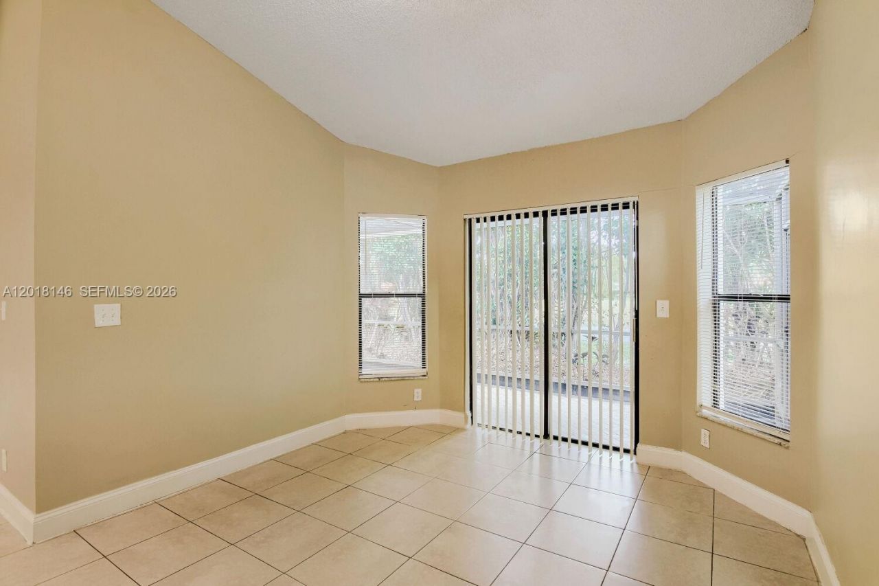 8515 NW 83rd St, Tamarac, FL 33321 Photo
