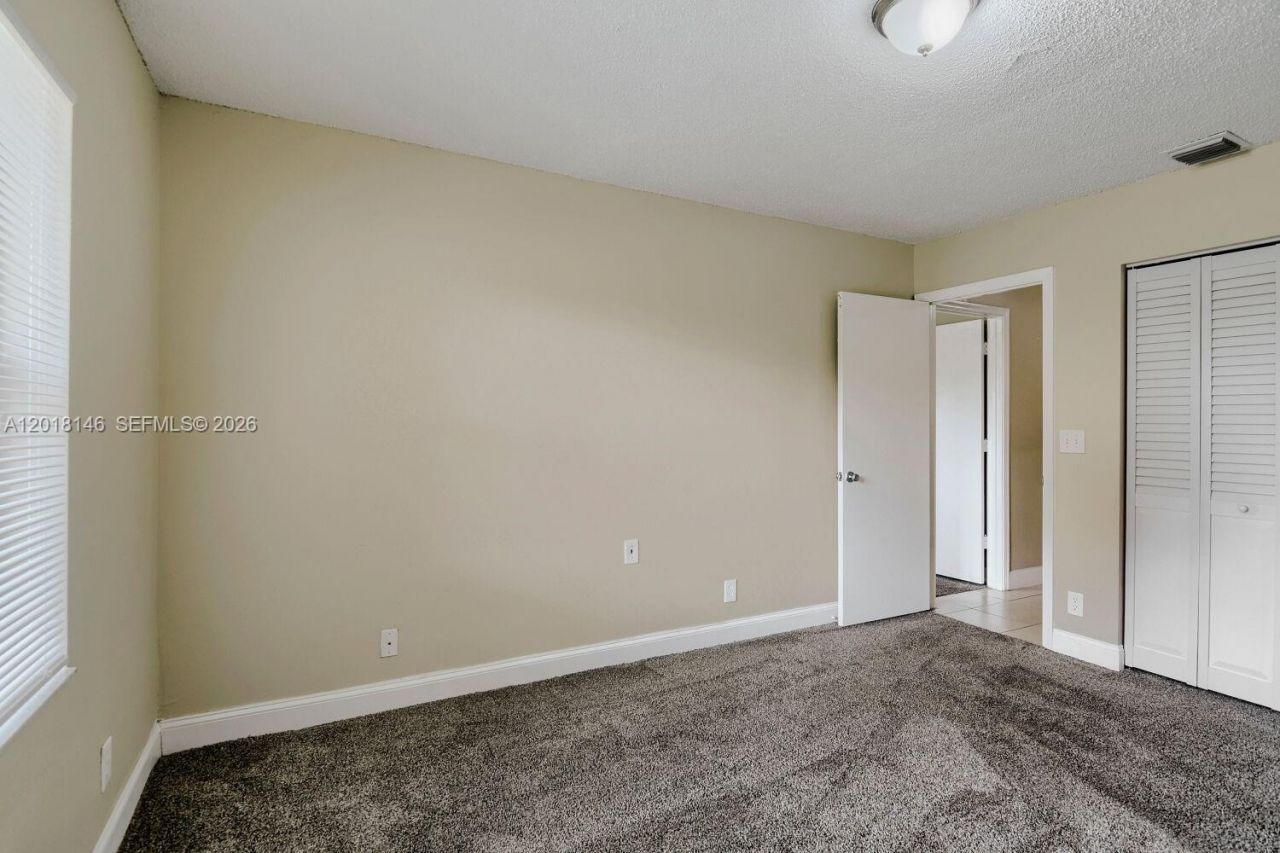8515 NW 83rd St, Tamarac, FL 33321 Photo