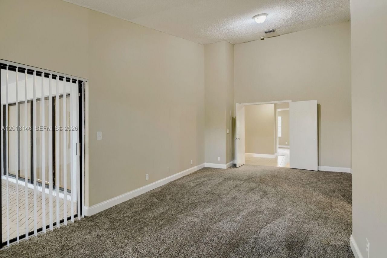 8515 NW 83rd St, Tamarac, FL 33321 Photo