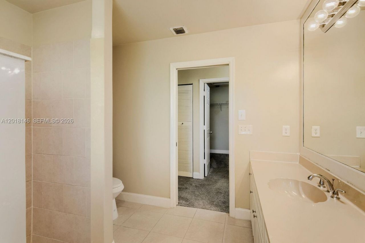 8515 NW 83rd St, Tamarac, FL 33321 Photo
