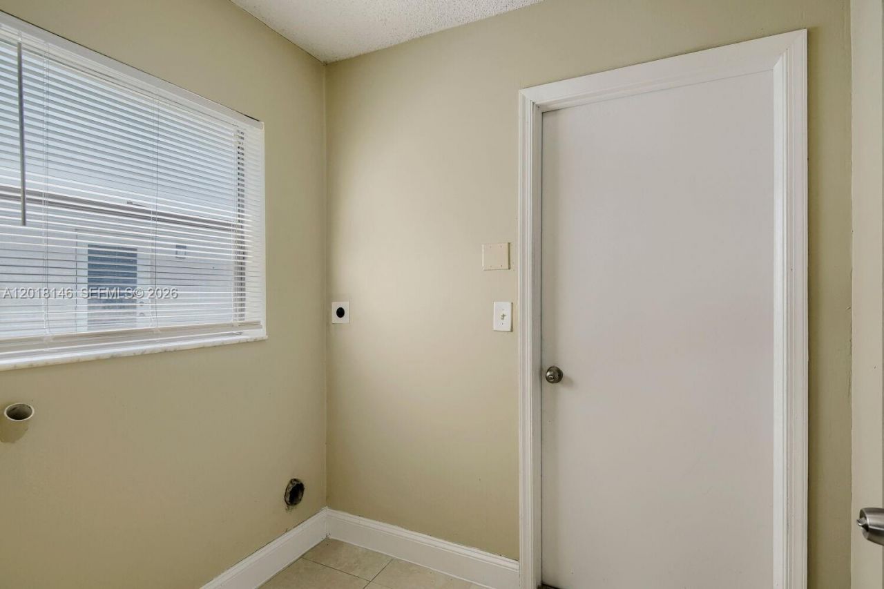 8515 NW 83rd St, Tamarac, FL 33321 Photo