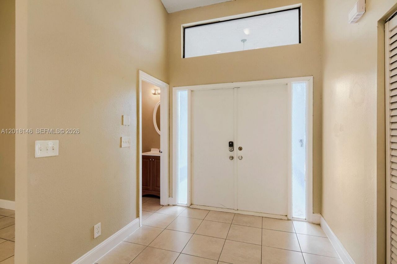8515 NW 83rd St, Tamarac, FL 33321 Photo