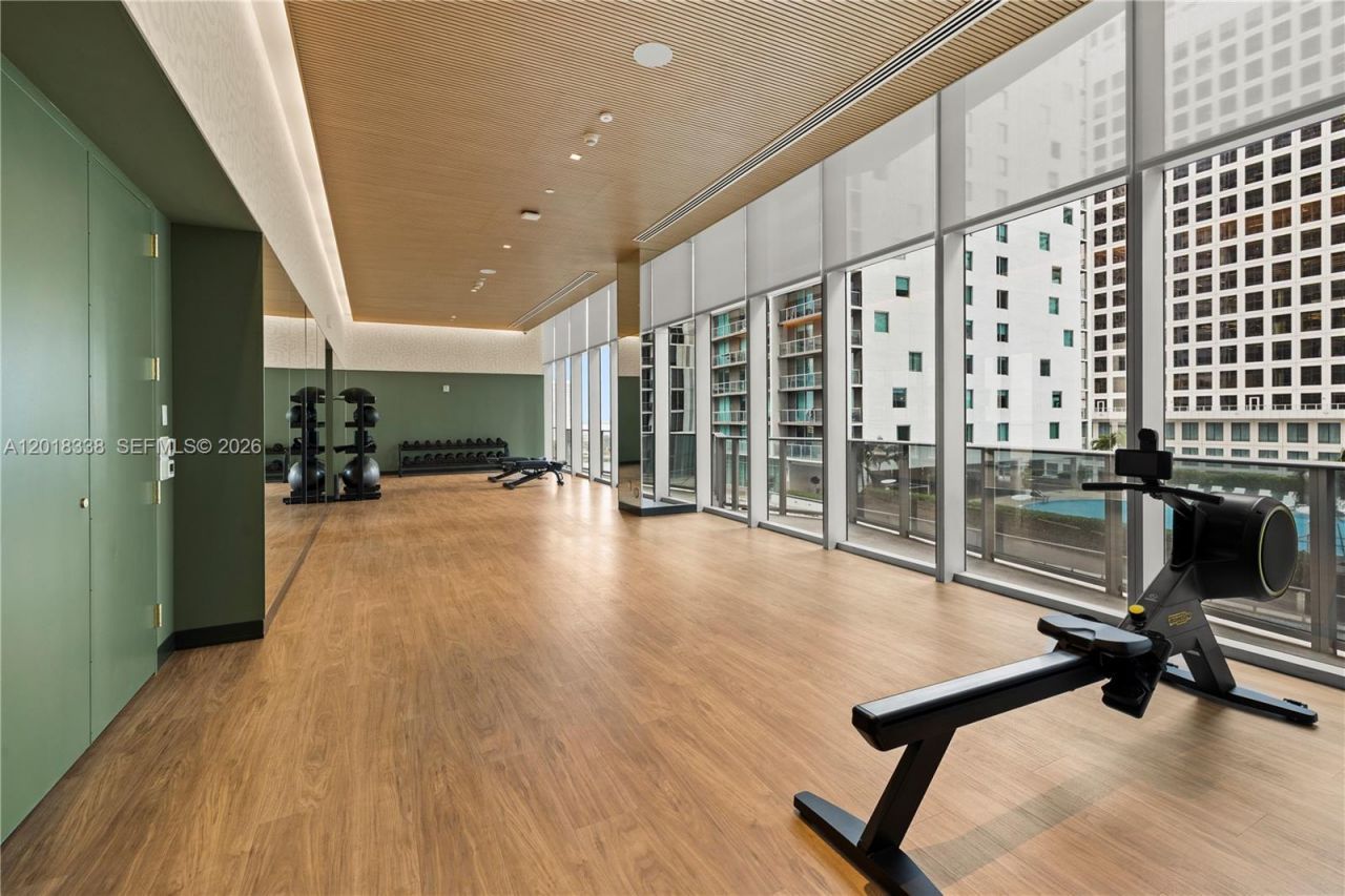 77 SE 5th , Unit 2404, Miami, FL 33131 Photo
