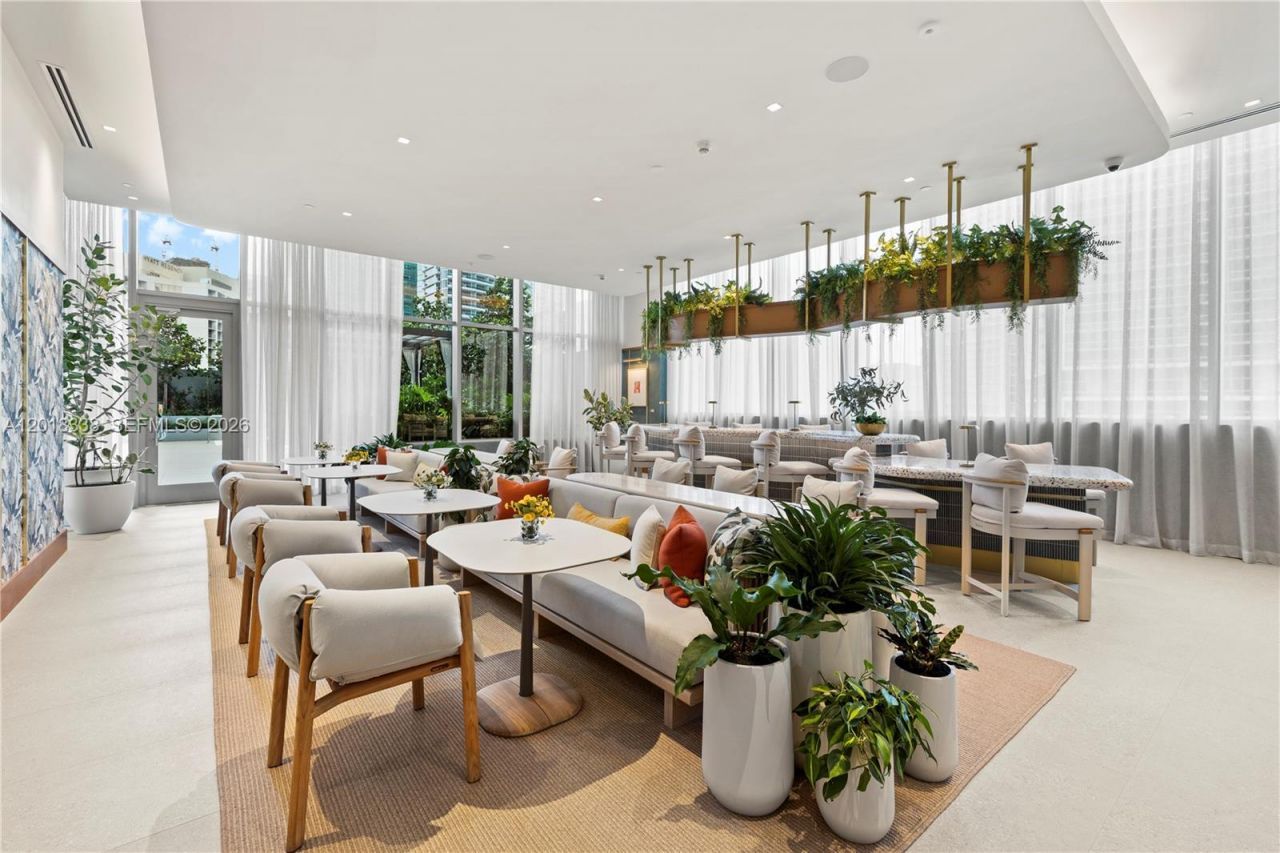 77 SE 5th , Unit 2404, Miami, FL 33131 Photo