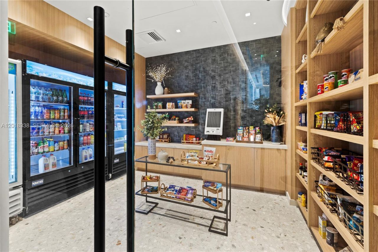 77 SE 5th , Unit 2404, Miami, FL 33131 Photo