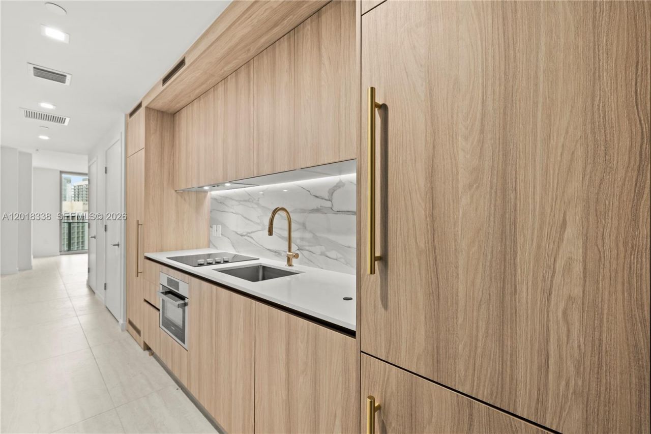 77 SE 5th , Unit 2404, Miami, FL 33131 Photo