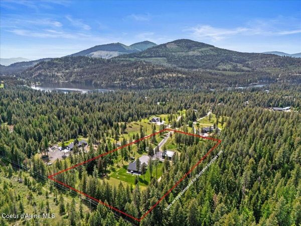5055 W Whipsaw LN , Rathdrum, ID 83858