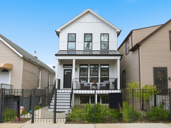 1635 N Central Park Avenue, Chicago, IL 60647