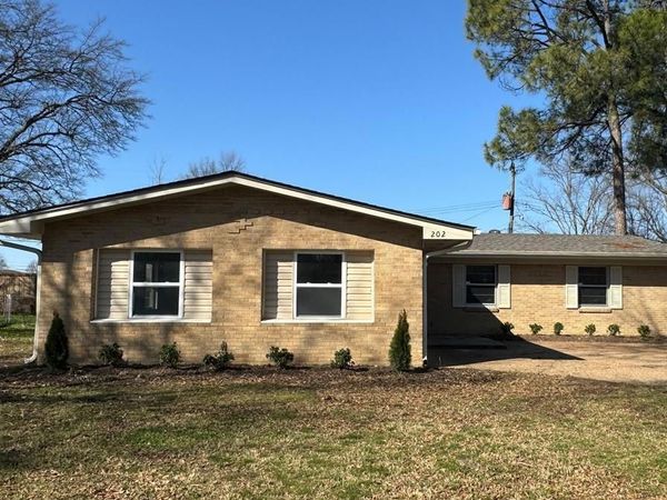 202 N Bond St., West Memphis, AR 72301