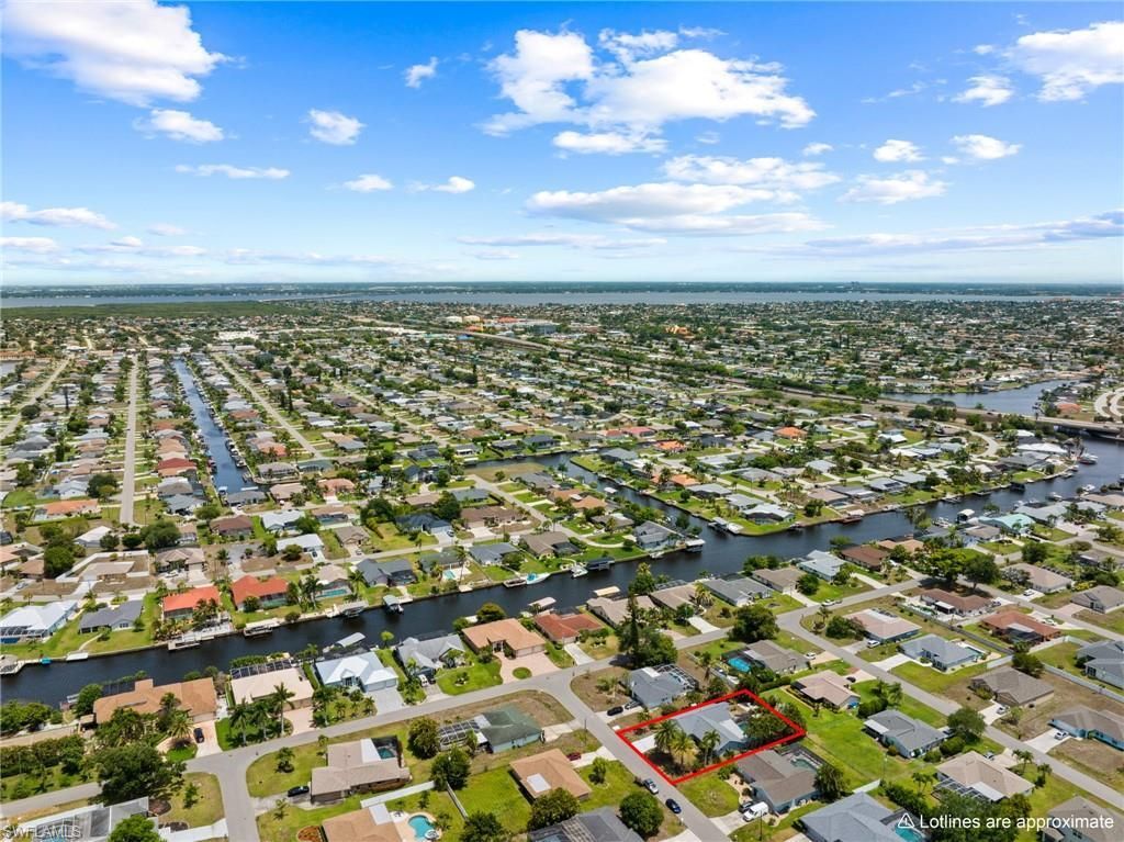 924 SE 21st Ln , Cape Coral, FL 33990 Photo