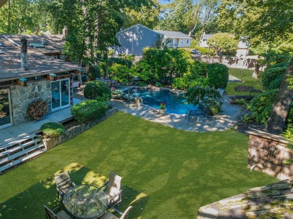 78 Chestnut Street , Glen Cove, NY 11542