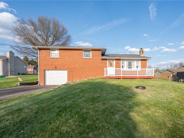 76 Lightcap Rd , Latrobe, PA 15650