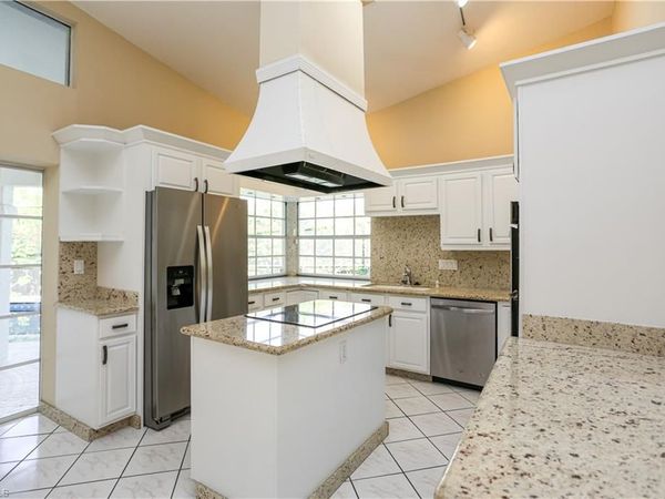 1040 Moon Lake DR, NAPLES, FL 34104
