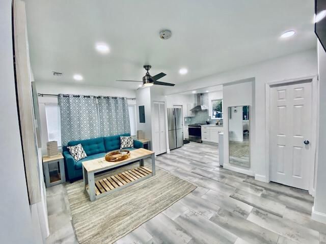 701 NE 17 Way, Fort Lauderdale, FL 33304 Photo