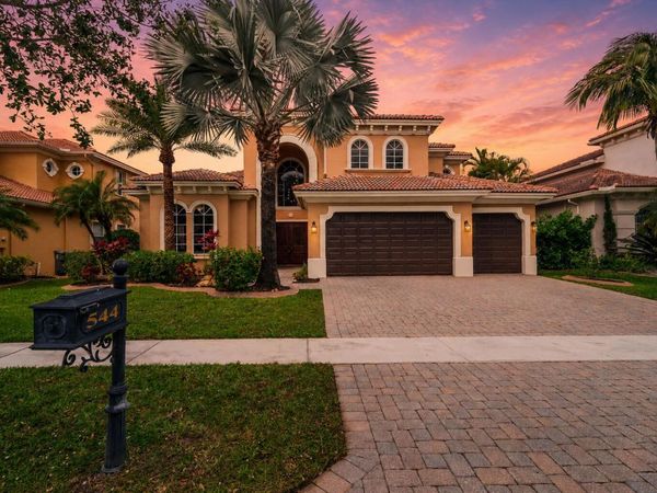 544 Edgebrook Lane, West Palm Beach, FL 33411