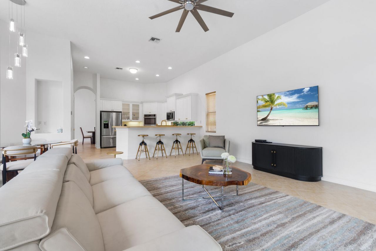 544 Edgebrook Lane, West Palm Beach, FL 33411 Photo