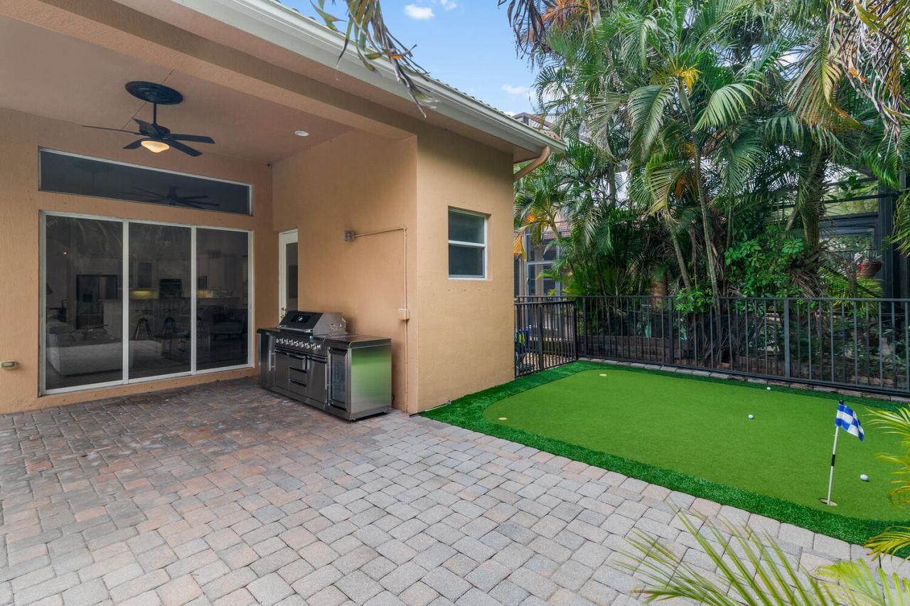544 Edgebrook Lane, West Palm Beach, FL 33411 Photo