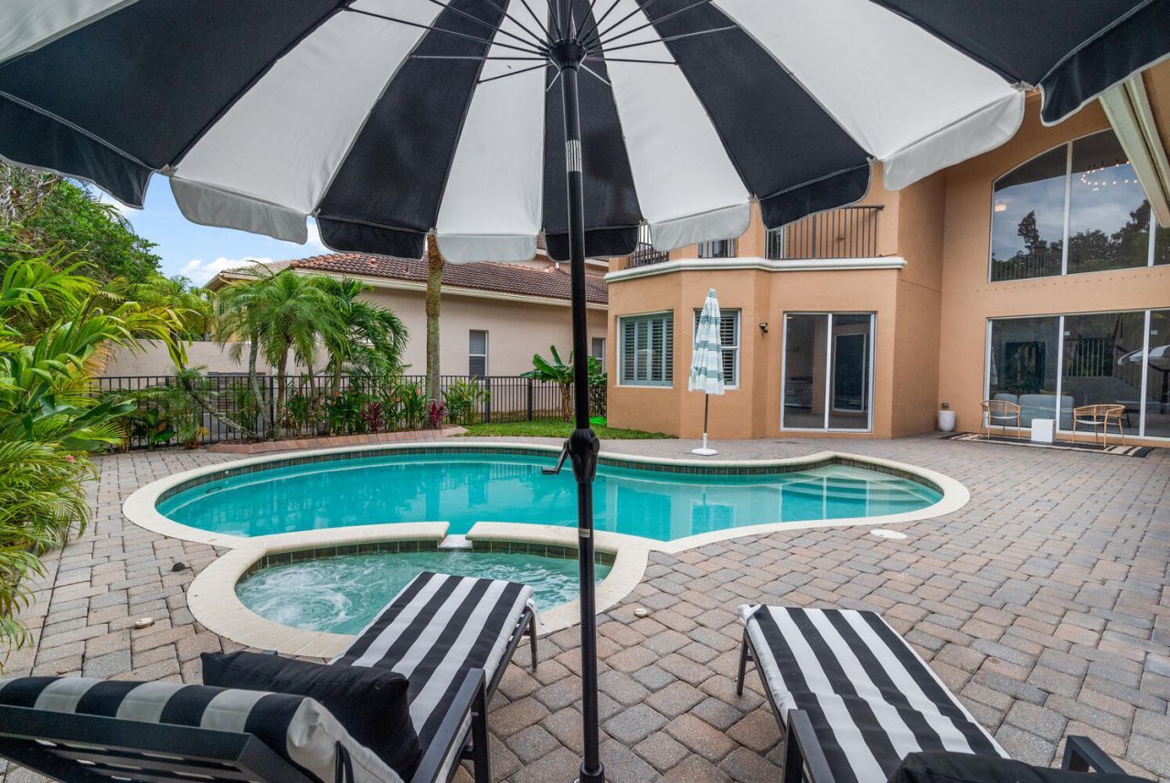 544 Edgebrook Lane, West Palm Beach, FL 33411 Photo