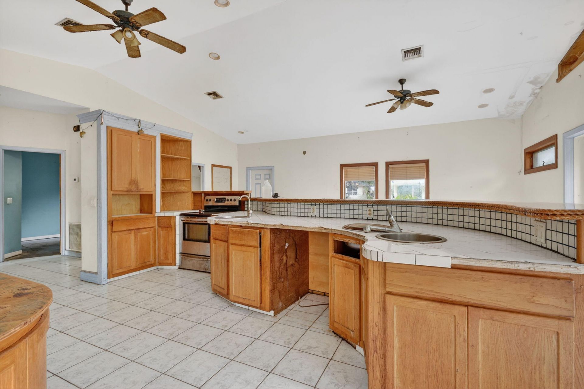 968 NE Kubin Avenue, Jensen Beach, FL 34957 Photo
