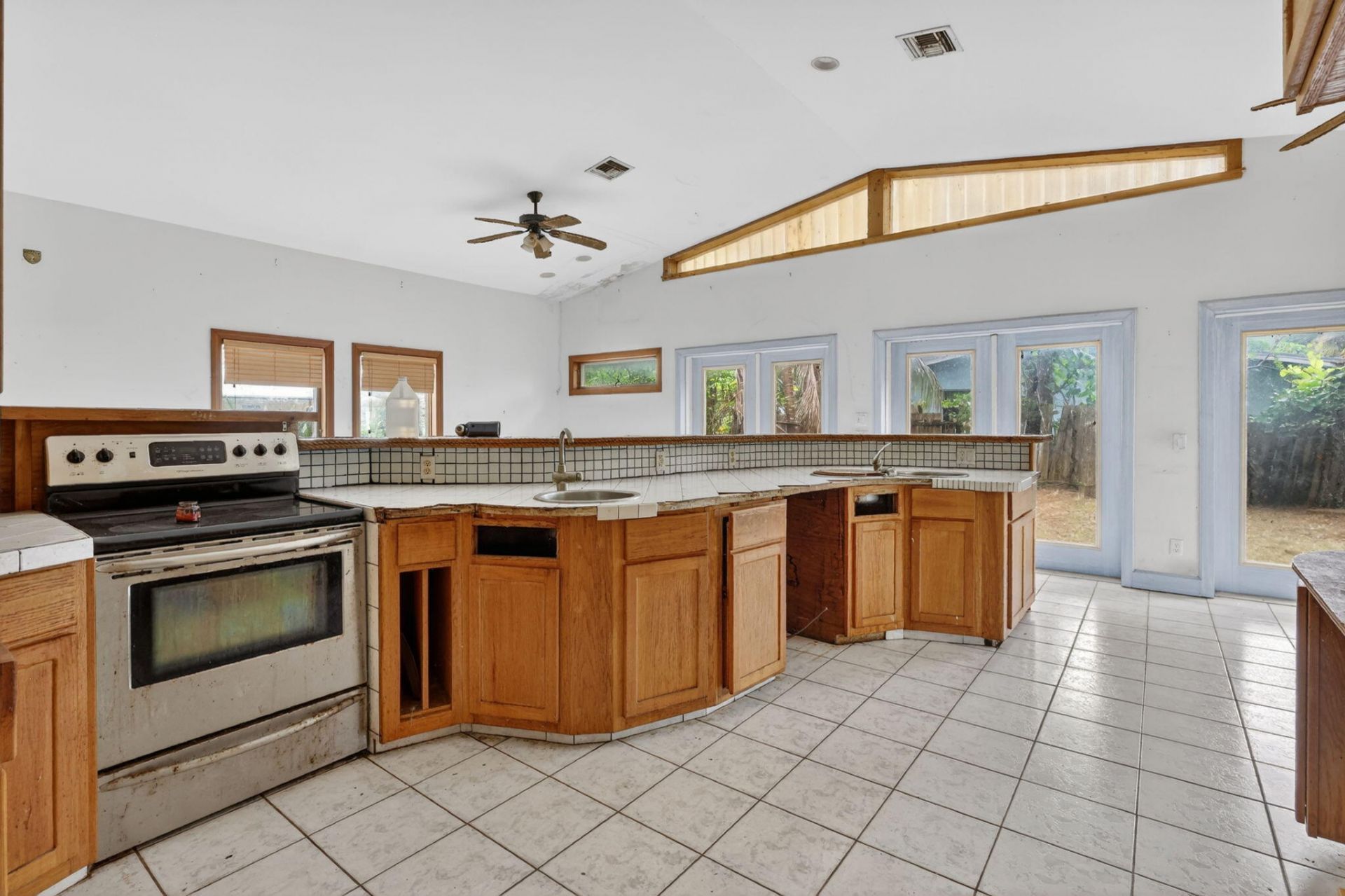 968 NE Kubin Avenue, Jensen Beach, FL 34957 Photo