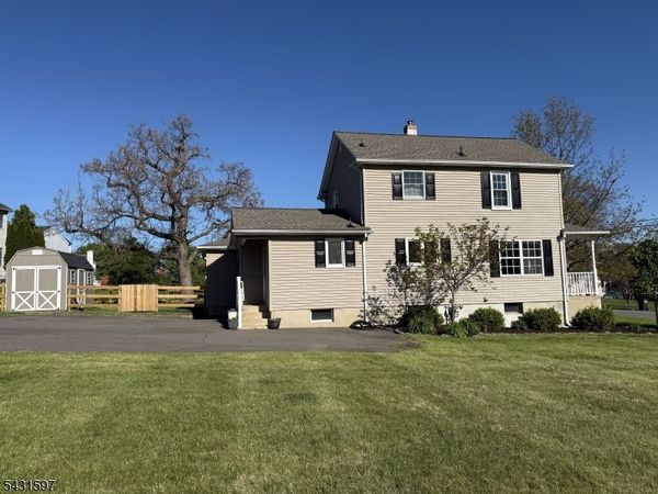 18 Kline Blvd, Readington, NJ 08889