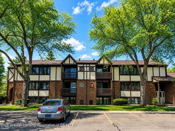 6165 Innkeepers Court, East Lansing, MI 48823