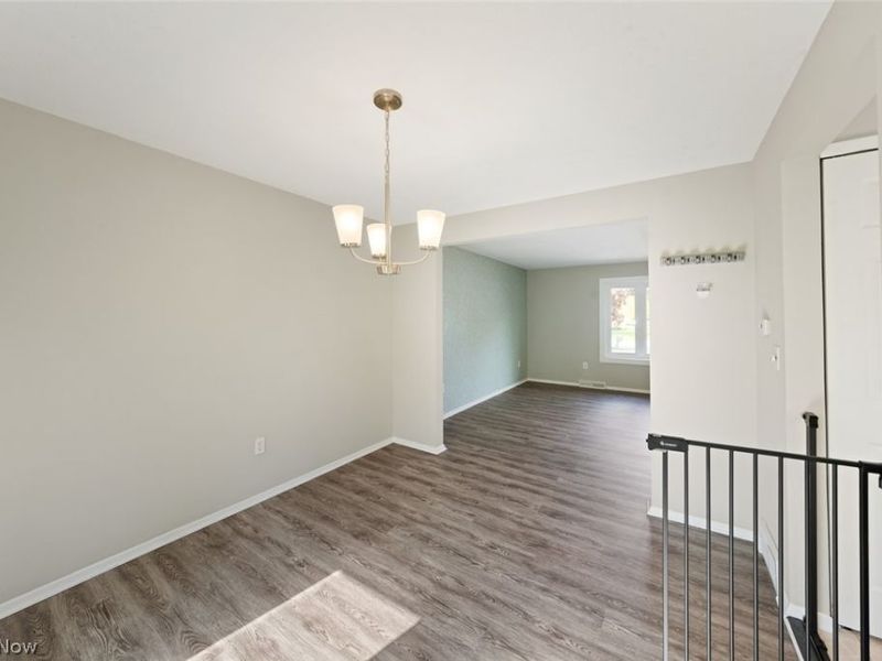 5565 Pin Oak Circle, Sheffield Village, OH 44054 Photo 10