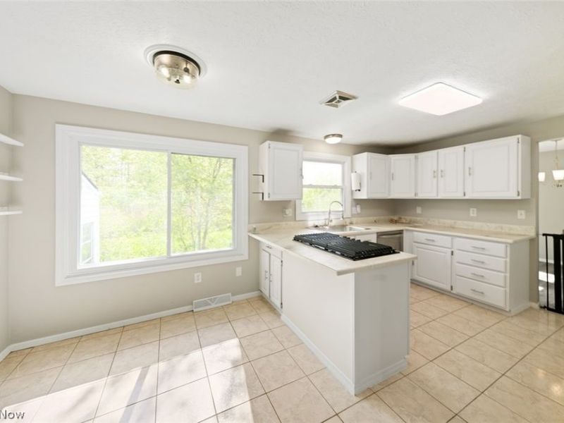 5565 Pin Oak Circle, Sheffield Village, OH 44054 Photo 17