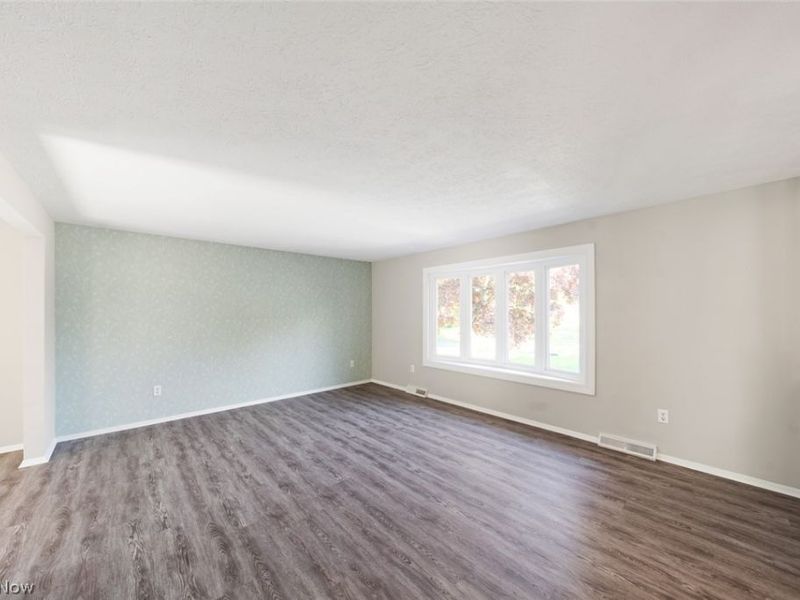5565 Pin Oak Circle, Sheffield Village, OH 44054 Photo 6