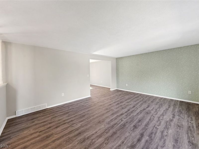 5565 Pin Oak Circle, Sheffield Village, OH 44054 Photo 7