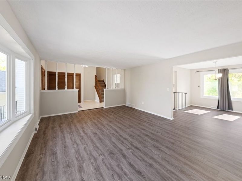 5565 Pin Oak Circle, Sheffield Village, OH 44054 Photo 8